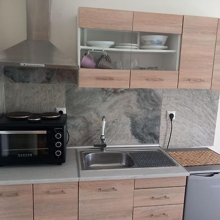 Hra Apartment Лутраки Екстериор снимка